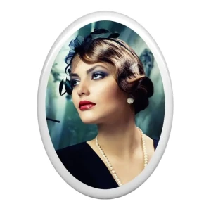 Fotografia nagrobna na porcelanie - kolorowa, owalna, biała ramka