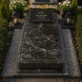 Pomnik plastikowy MEMENTO NOVO CZARNY MARMUR