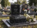 Pomnik plastikowy TRISTAN Nagrobek mały urnowy lub dziecięcy CZARNY MARMUR